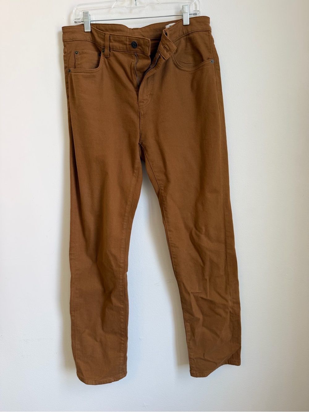 RW&CO. Men's Slim Straight Jeans in Chestnut